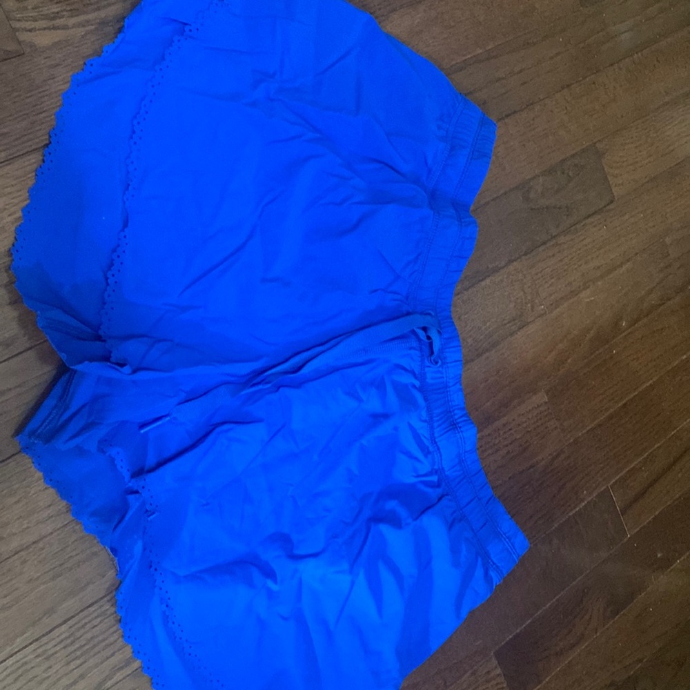 Lululemon scallop trim shorts, no lining